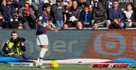 篮球湖人球迷热情支持球队