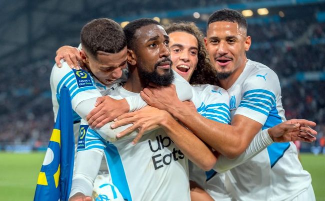 巴萨梅西关键助攻助力进球（梅西送出关键助攻，助巴萨破门）