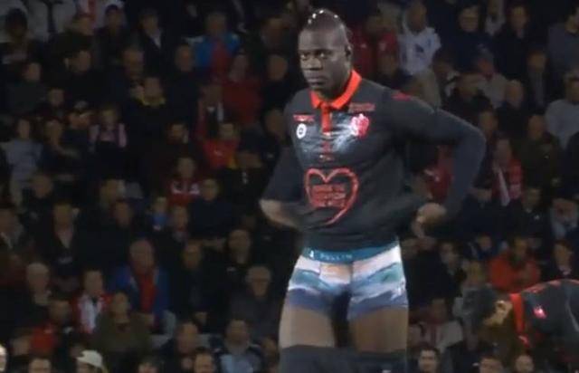 中超改跨年制，融入世界还是盲目跟风？（中超跨年赛制：接轨国际还是盲从潮流？）