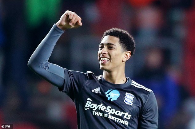 意媒：FIFA考虑修改世界杯抽签分档规则，附加赛晋级队不再强制4档（意媒：FIFA酝酿调整世界杯抽签分档，附加赛出线队或不再被固定为第4档）