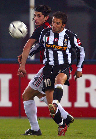 曼城仍有意签下法国国脚阿克利乌舍（曼城持续有意引进法国国脚阿克利乌舍）