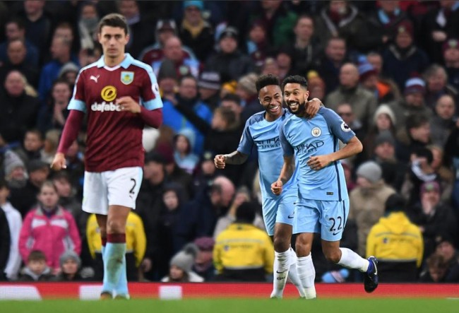 NBA第一球痴！塔图姆穿保护靴+水下训练，连出席婚礼都要训练（NBA头号训练狂！塔图姆穿护靴做水下训练，参加婚礼也不忘加练）
