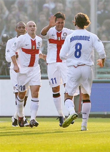 曼联备战西汉姆联：库尼亚复出，年轻球员获信任（曼联战西汉姆前瞻：库尼亚回归，年轻将获重用）