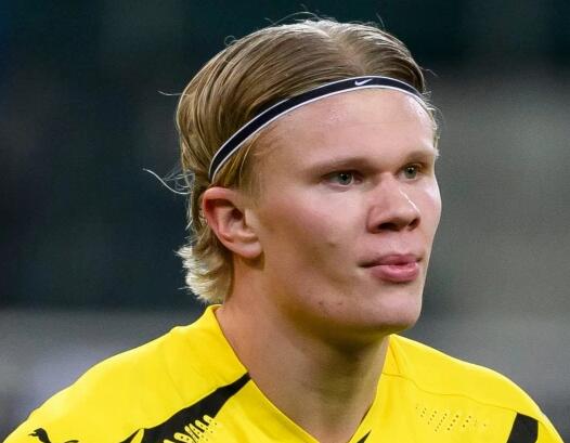 狼队一胜难求，曼联客场不佳！海外情报：狼队0-1曼联（狼队难觅胜绩，曼联客场低迷：海外情报称狼队0-1不敌曼联）